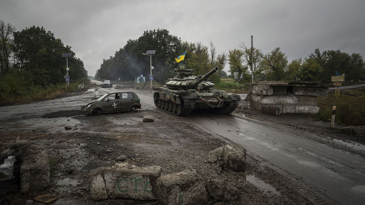 Ukrajinci oznámili další zatlačení ruských sil o desítky kilometrů